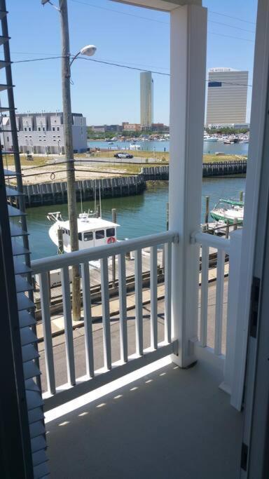 Awesome Water Front Home 4 Bedrooms & 4 Bathrooms! Sleeps 10 Atlantic City Exterior photo